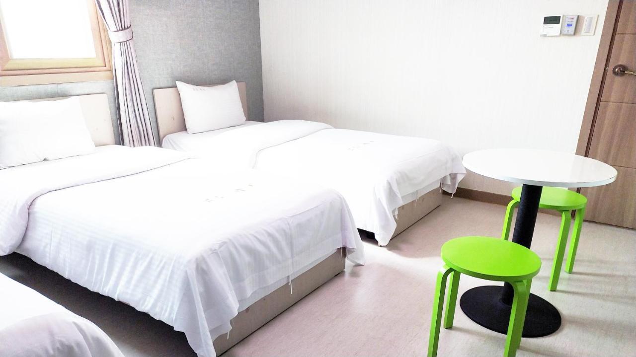Golden Park Hotel Чеджудо Экстерьер фото